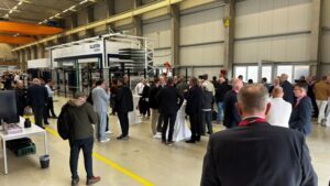 9_Sustainable-Flexo-Symposium-day-1_people_press-room-300x169